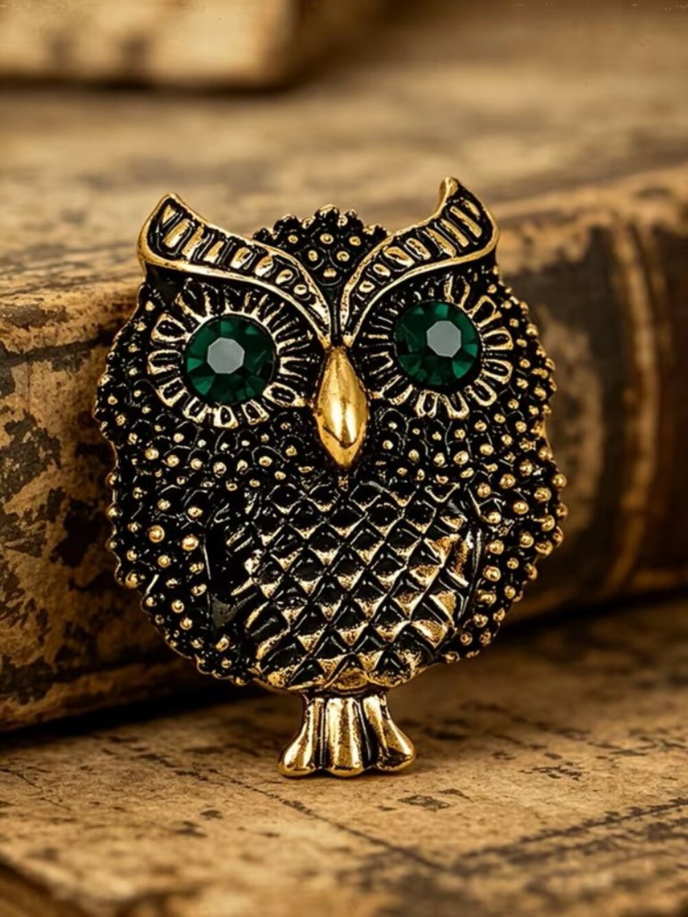 Dainty Little Owl Brooch Z185